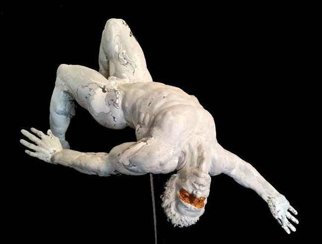 Marilyn-Ines-Rodriguez-falling, nude male figure sculpture, maestra de escultura clasica, prfesora de escultura clasica, Marilyn Ines Rodriguez
